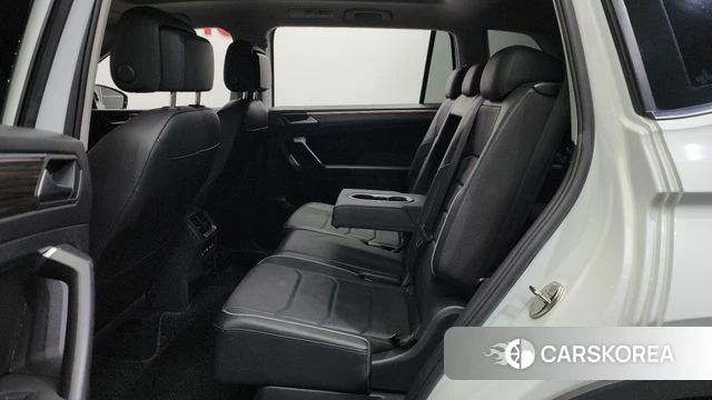 Volkswagen Tiguan Allspace 2022 Белый из Кореи, фото 2