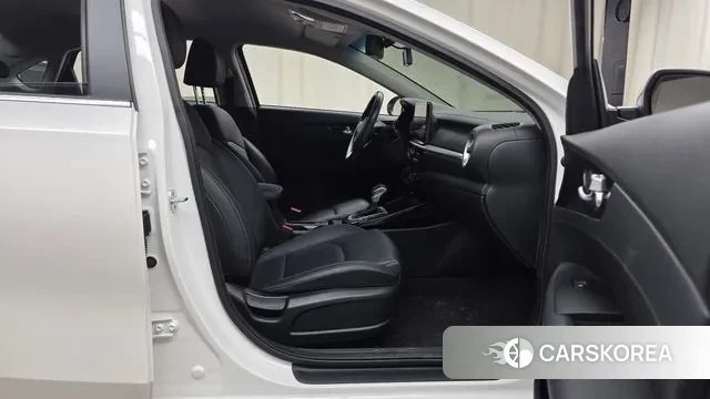 Kia The New K3 2nd generation 2022 Белый из Кореи, фото 2