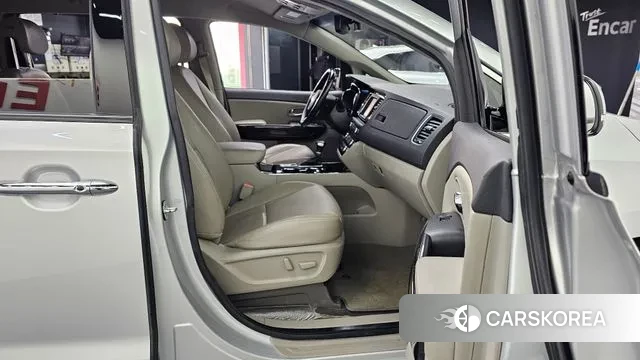 Kia The New Carnival 2020 Серебряный из Кореи, фото 2