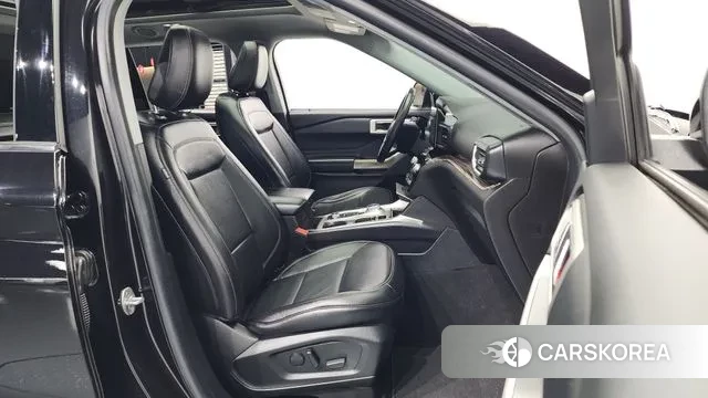 Ford Explorer 6th Generation 2021 Черный из Кореи, фото 2