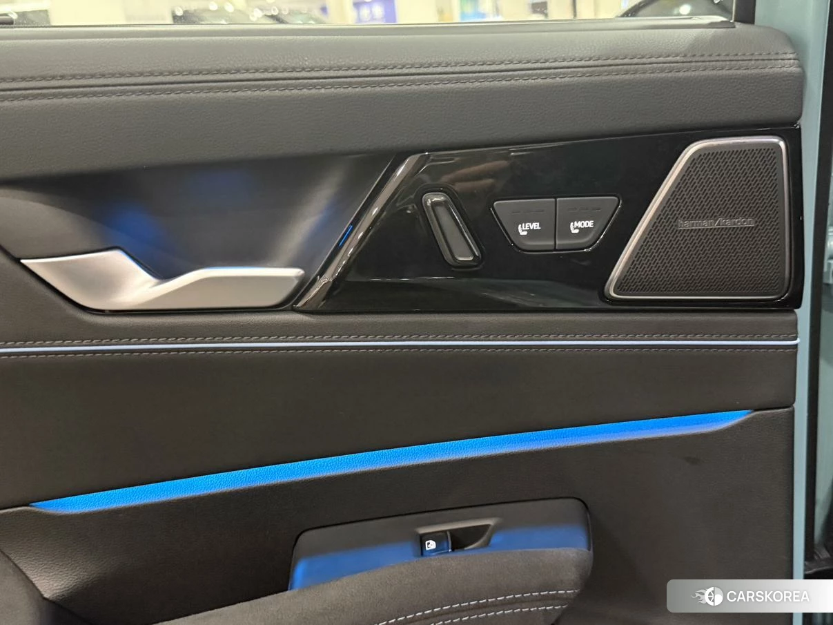 Volkswagen Passat 2024 Синий из Китая, фото 2