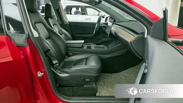 Tesla Model Y 2021 Красный из Кореи, фото 2