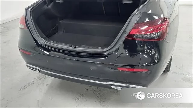 Mercedes-Benz E-Class W213 2022 Черный из Кореи, фото 2