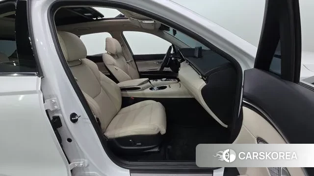 Genesis GV70 2021 Белый из Кореи, фото 2