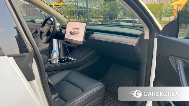 Tesla Model Y 2022 Белый из Кореи, фото 2