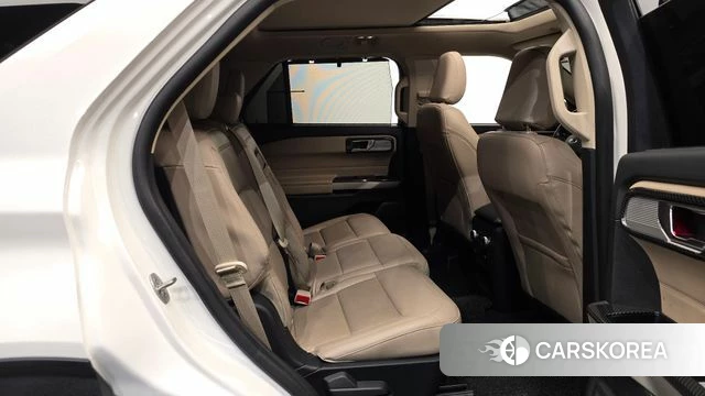 Ford Explorer 6th Generation 2021 Белый из Кореи, фото 2