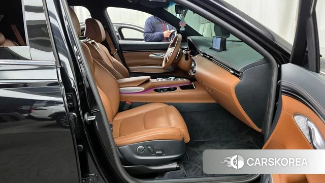 Genesis GV70 2021 Черный из Кореи, фото 2