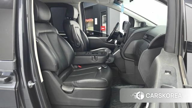 Hyundai Staria 2022 Серый из Кореи, фото 2