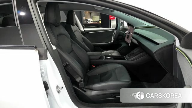 Tesla Model 3 2025 Белый из Кореи, фото 2