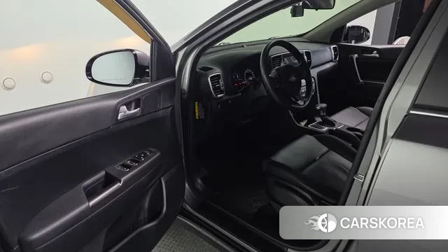 Kia Sportage 4th Generation 2018 Серебристо-серый из Кореи, фото 2