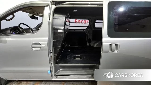 Hyundai The New Grand Starex 2019 Серебристо-серый из Кореи, фото 2