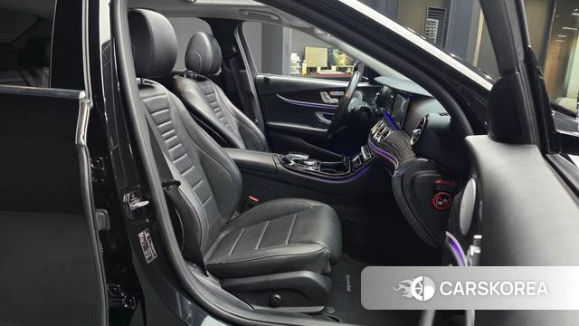 Mercedes-Benz E-Class W213 2019 Черный из Кореи, фото 2