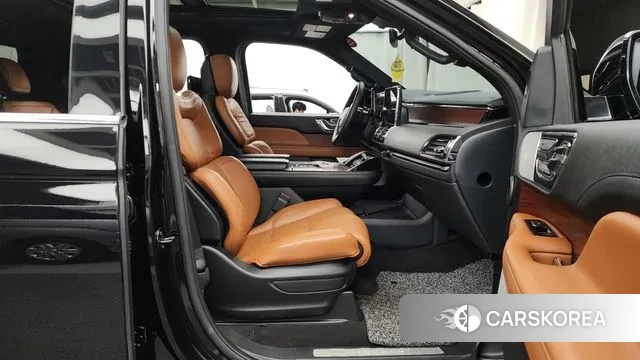 Lincoln Navigator 4th generation 2021 Черный из Кореи, фото 2