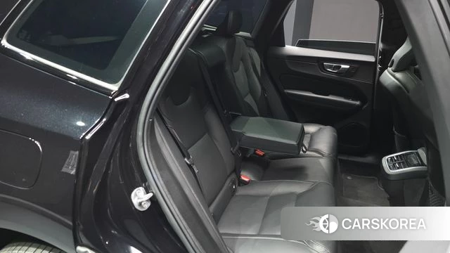 Volvo XC60 second Generation 2022 Черный из Кореи, фото 2