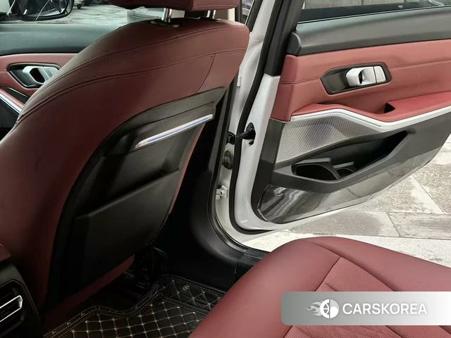 BMW 3 series 2022 Белый из Китая, фото 2