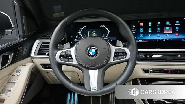 BMW X7 (G07) 2023 Белый из Кореи, фото 2