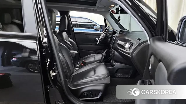 Jeep Renegade 2018 Черный из Кореи, фото 2