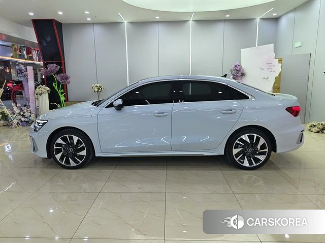 Audi A3 2023 Белый из Китая, фото 2