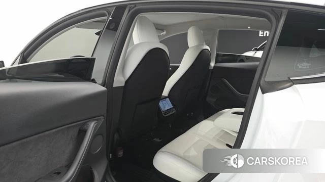 Tesla Model Y 2024 Белый из Кореи, фото 2