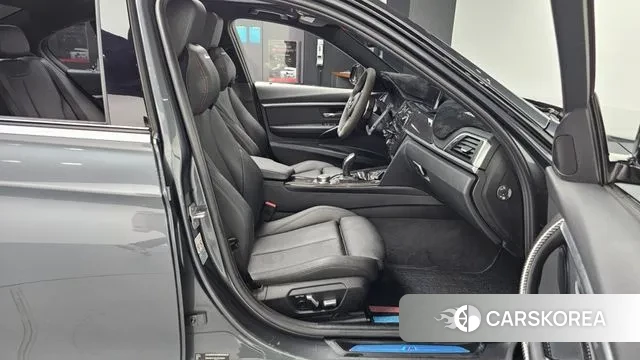 BMW 3 Series (F30) 2018 Серый из Кореи, фото 2