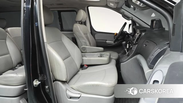 Hyundai The New Grand Starex 2019 Черный из Кореи, фото 2