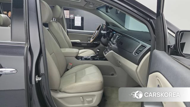 Kia The New Carnival 2018 Серый из Кореи, фото 2