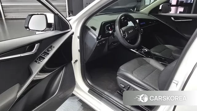 Kia Di Ol Nu Niro 2024 Белый из Кореи, фото 2