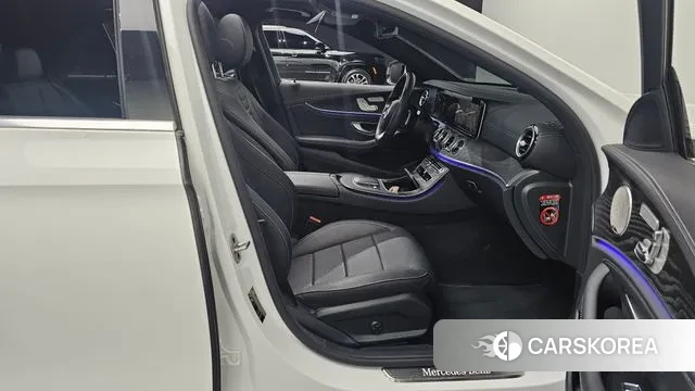 Mercedes-Benz E-Class W213 2022 Белый из Кореи, фото 2