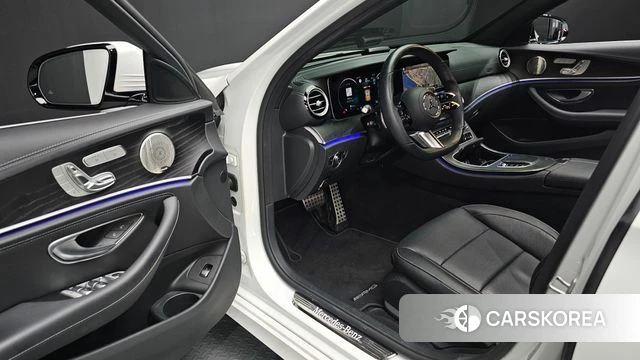 Mercedes-Benz E-Class W213 2022 Белый из Кореи, фото 2