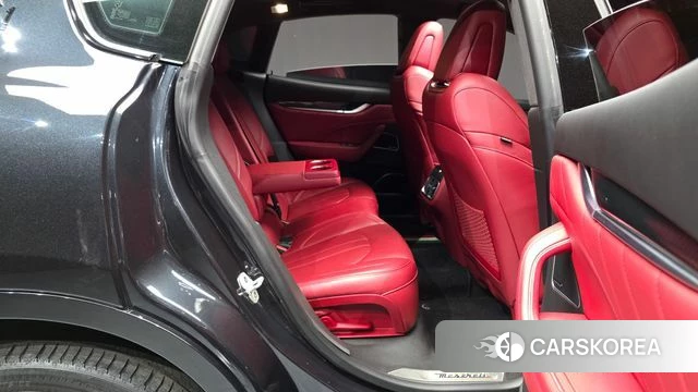 Maserati Levante 2022 Черный из Кореи, фото 2