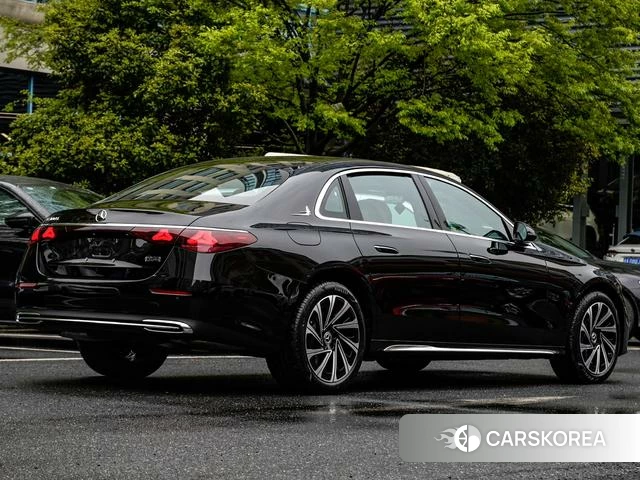 Mercedes-Benz E-class 2024 Черный из Китая, фото 2