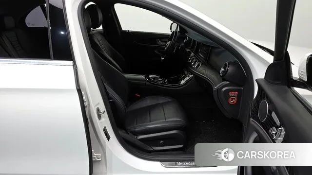 Mercedes-Benz E-Class W213 2018 Белый из Кореи, фото 2