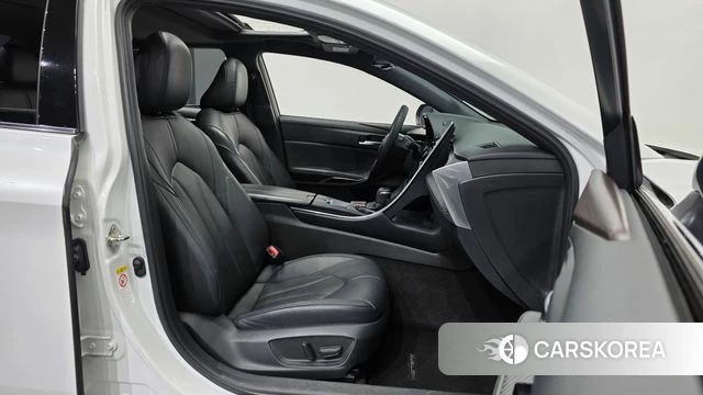 Toyota Avalon 5th Generation 2018 Белый из Кореи, фото 2