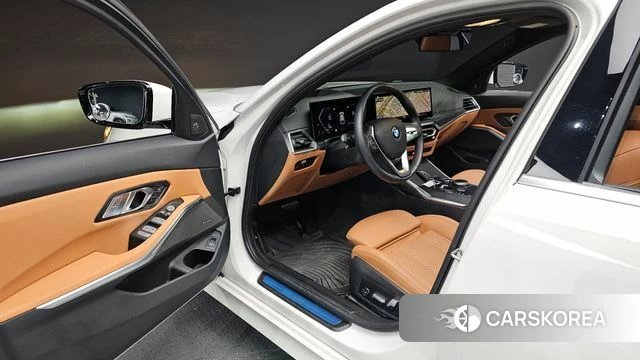 BMW 3 Series (G20) 2023 Белый из Кореи, фото 2