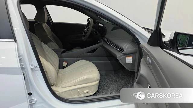 Hyundai The New Avante Hybrid (CN7) 2025 Белый из Кореи, фото 2