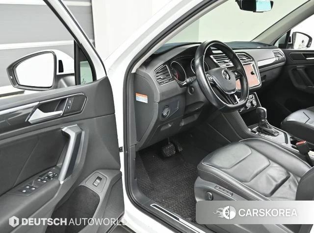 Volkswagen Tiguan second Generation 2018 Белый из Кореи, фото 2