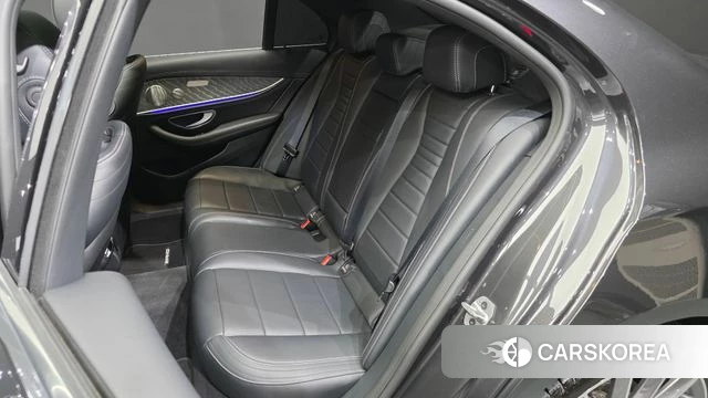 Mercedes-Benz E-Class W213 2021 Серый из Кореи, фото 2