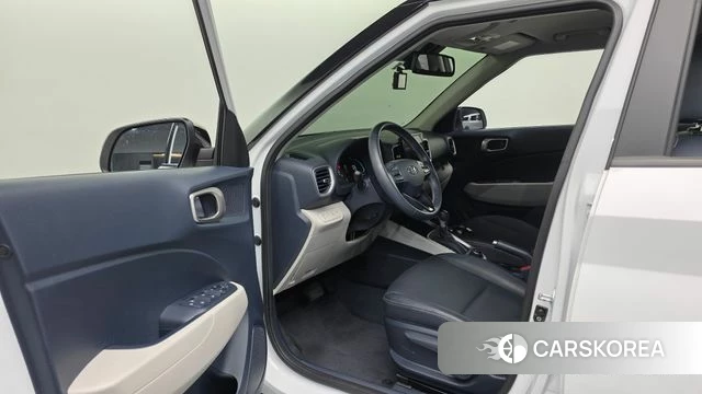Hyundai Venue 2023 Белый из Кореи, фото 2