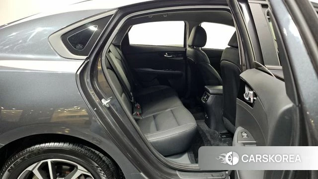 Kia The New K3 2nd generation 2024 Серый из Кореи, фото 2