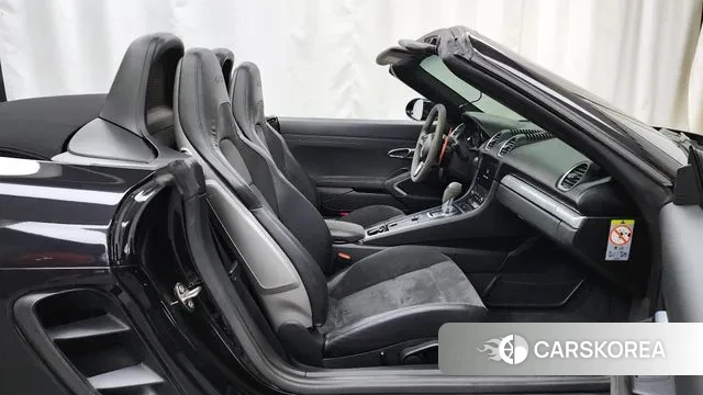 Porsche 718 Boxster 2018 Черный из Кореи, фото 2