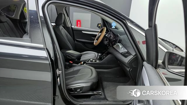 BMW 2 Series Active Tourer (F45) 2018 Черный из Кореи, фото 2