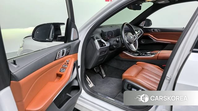 BMW X5 (G05) 2024 Белый из Кореи, фото 2
