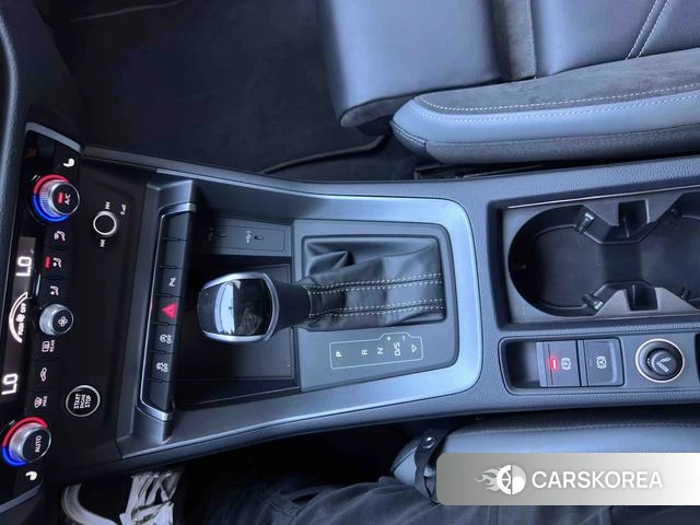 Audi Q3 Sportback 2022 Темно-серый из Китая, фото 2