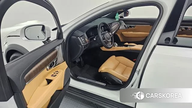 Volvo V90 Cross-Country 2022 Белый из Кореи, фото 2
