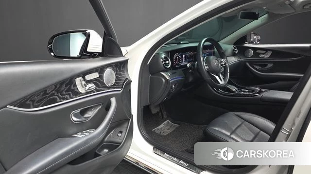 Mercedes-Benz E-Class W213 2019 Белый из Кореи, фото 2