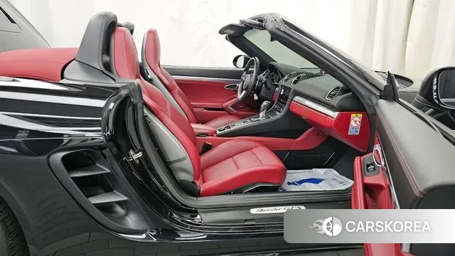 Porsche 718 Boxster 2019 Черный из Кореи, фото 2