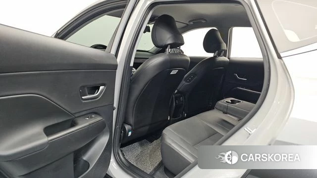 Hyundai Kona (SX2) 2023 Серебристо-серый из Кореи, фото 2