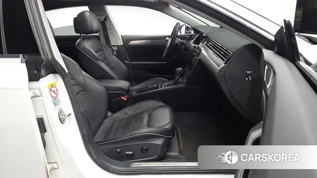 Volkswagen Arteon 2019 Белый из Кореи, фото 2