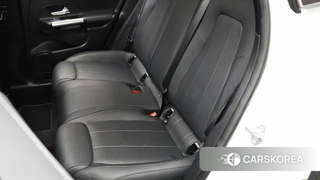 Mercedes-Benz GLA - Class H247 2021 Белый из Кореи, фото 2