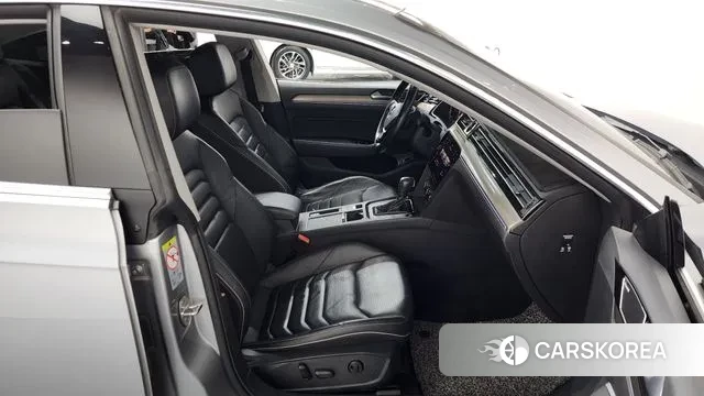 Volkswagen Arteon 2020 Серебристо-серый из Кореи, фото 2